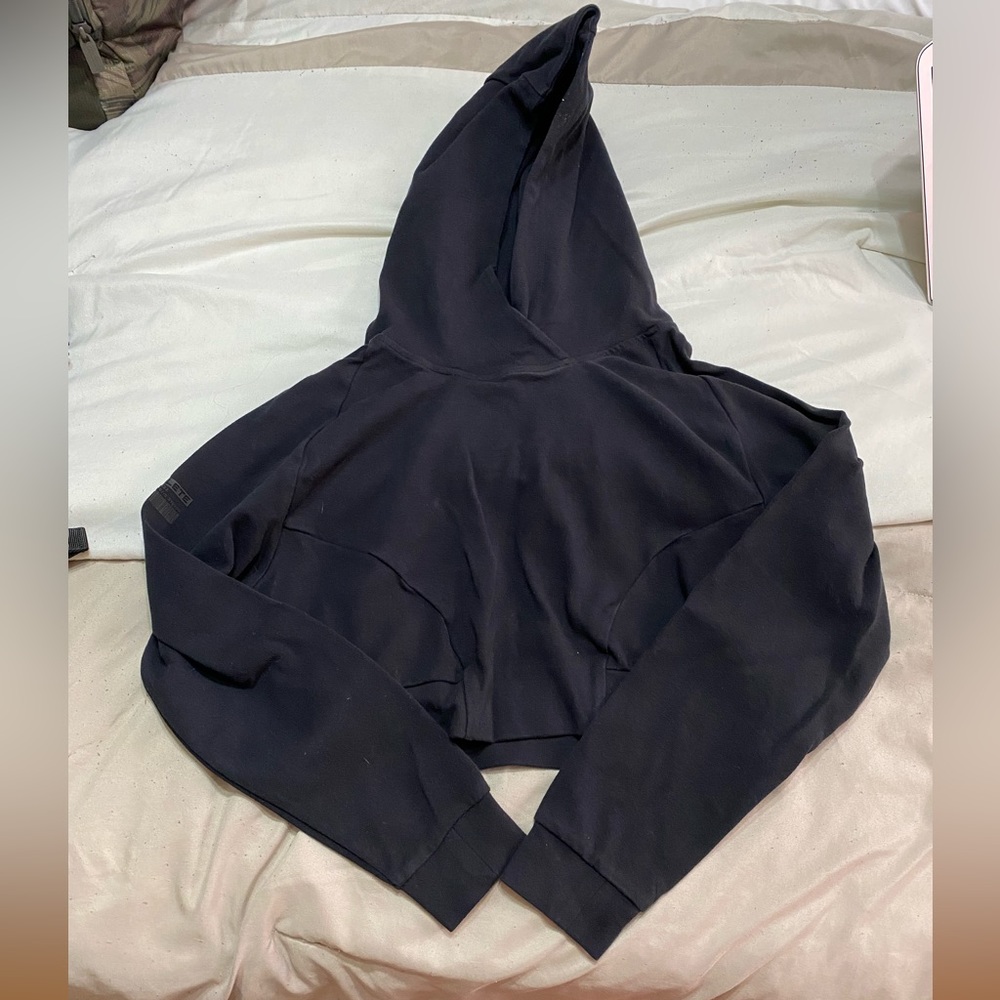 Cropped Alphalete hoodie selling as is